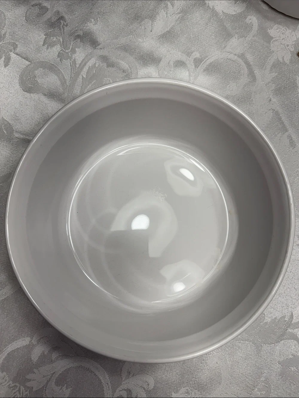 Corning ware French White 2.5 liter casserole w/lid.